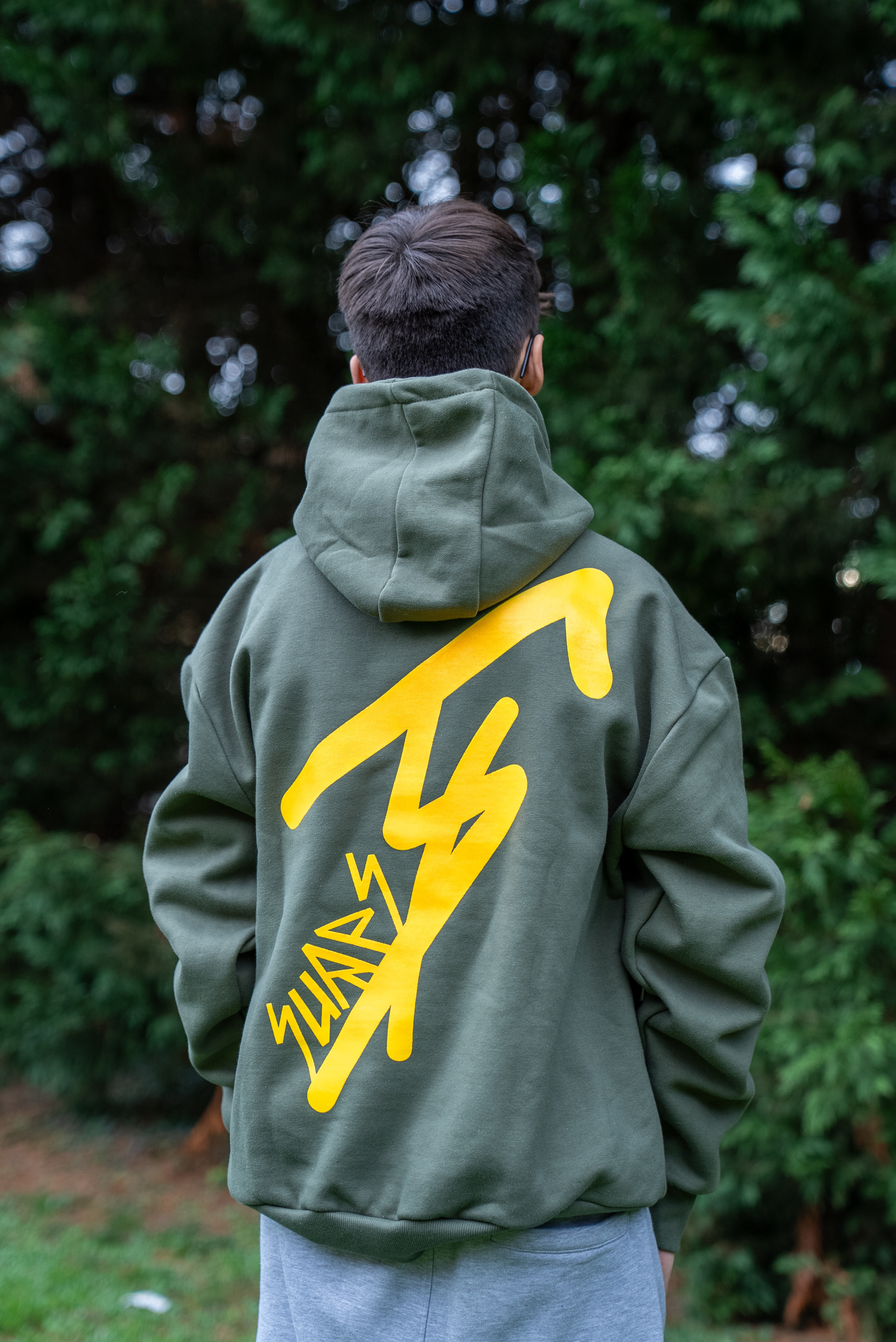 Sudadera Oversize SURPS™ Verde Terroso – Drop Invierno