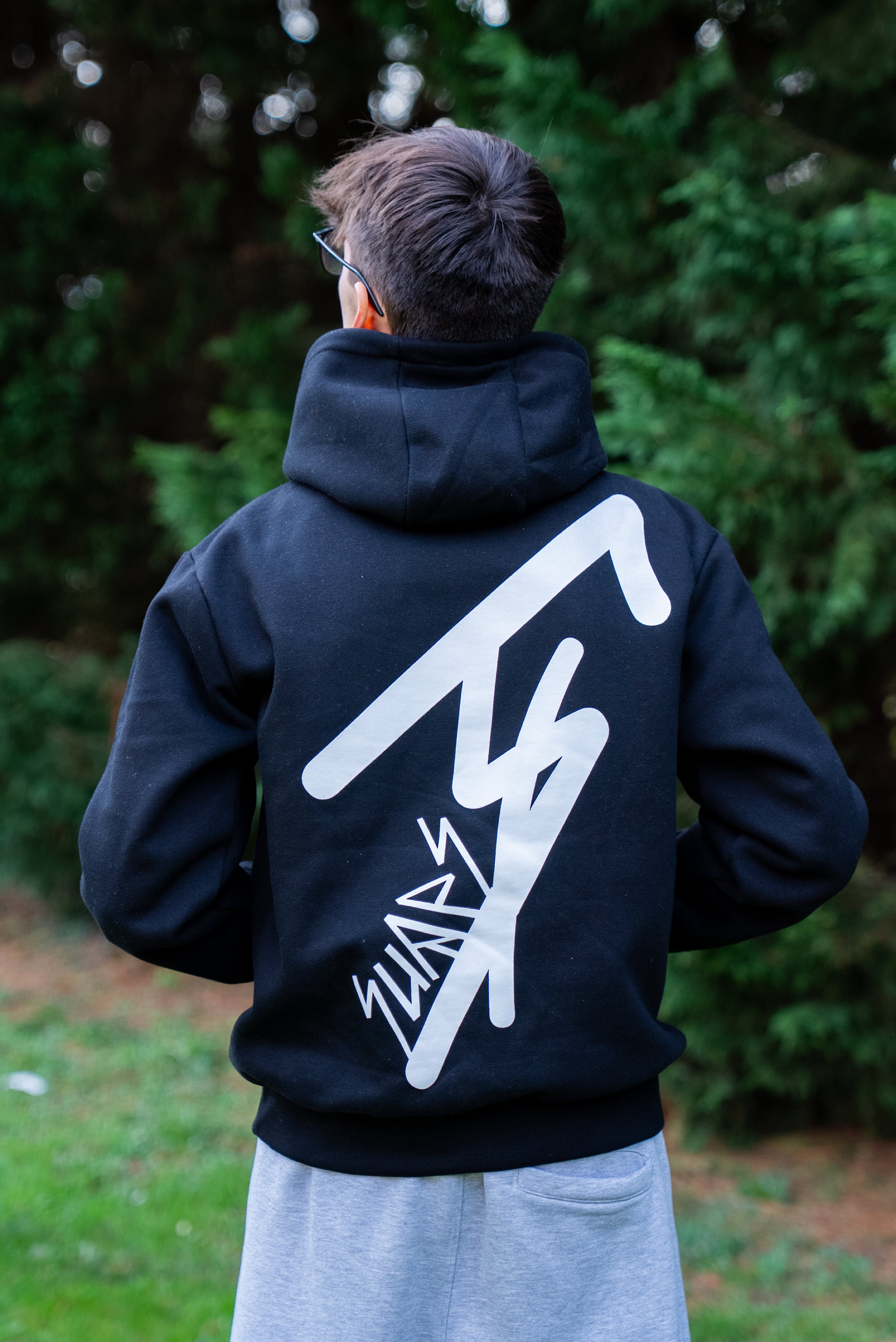 Sudadera Oversize SURPS™ Negra – Drop Invierno